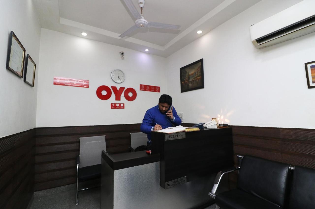 Oyo 18753 Hotel Glance Inn New Delhi Exteriör bild