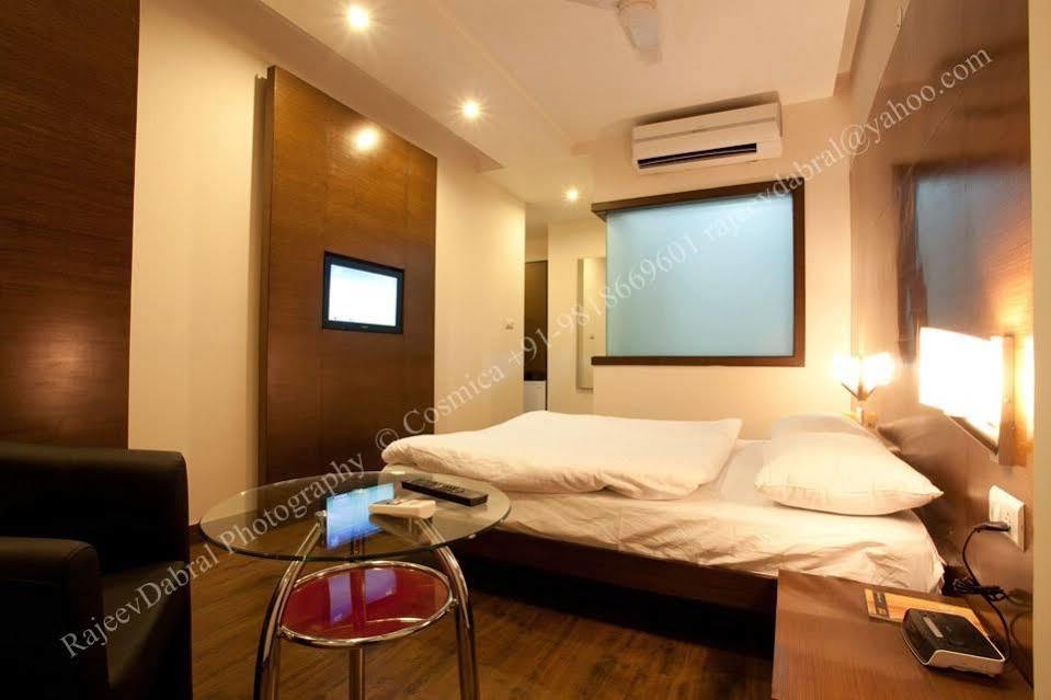 Oyo 18753 Hotel Glance Inn New Delhi Exteriör bild